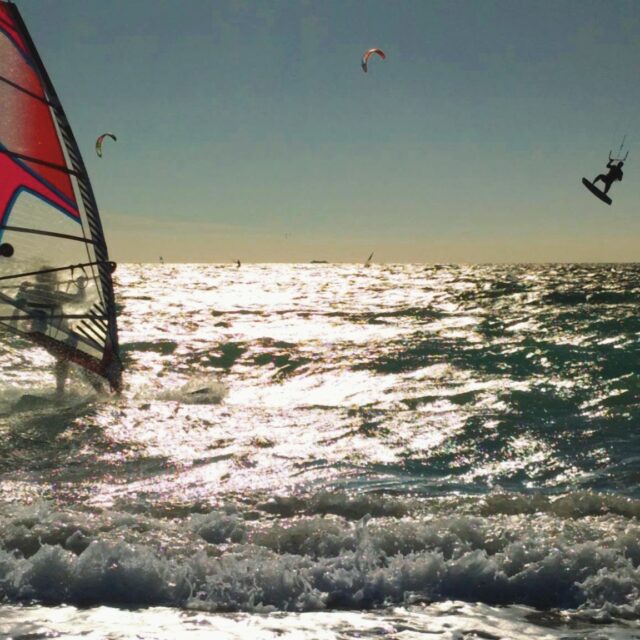 🌊 Que vous soyez passionné de glisse, amateur de belles images ou simplement curieux, voilà un rendez-vous à ne pas manquer sur notre presqu'île !
📲 Pour tout savoir sur l'événement :
👉 Sur giens.fr : programme, horaires et infos pratiques
https://giens.fr/event/grand-prix-de-lalmanarre-ride-series-2026/
🏄 Site officiel du Grand Prix de l’Almanarre
https://www.grandprixalmanarre.com/
⛵ Programme officiel Ride Series – FFVoile
https://glisse.ffvoile.fr/ride-series/
💙 Bon vent à tous les participants, et bon spectacle à tous !
#Giens #Almanarre #Hyeres #GrandPrixAlmanarre #RideSeries2026 #SportsDeGlisse #presquiledegiens