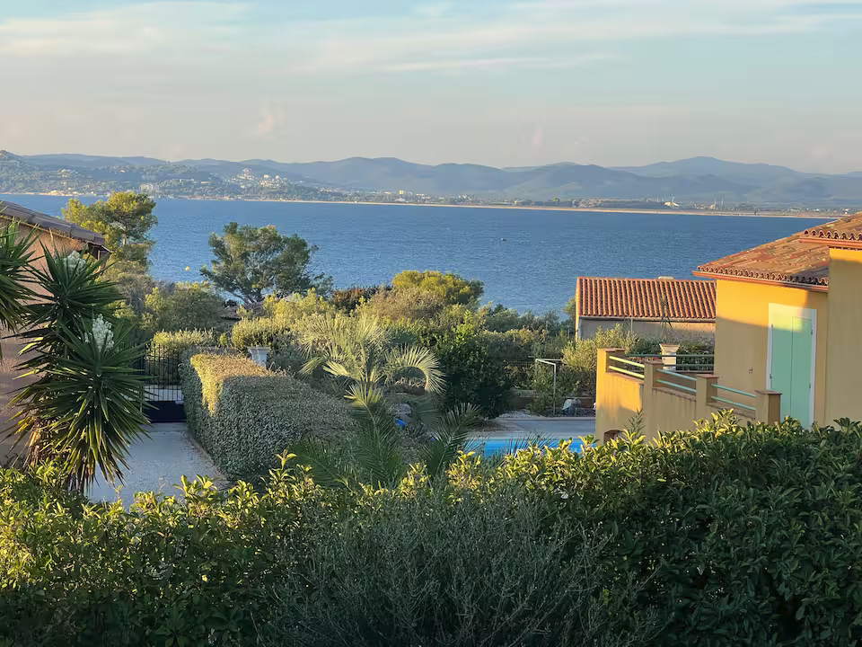 villa avec piscine privée – vue mer – presqu’île de giens, hyères (4)