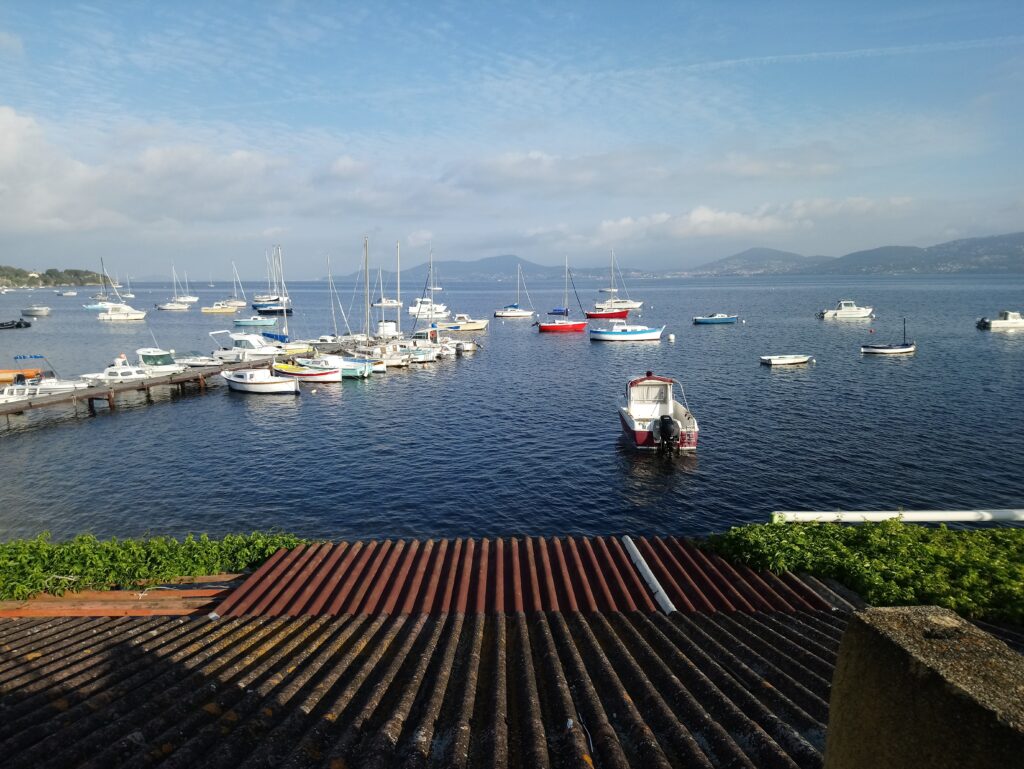 Au Port des Barques, tout le monde se connaît