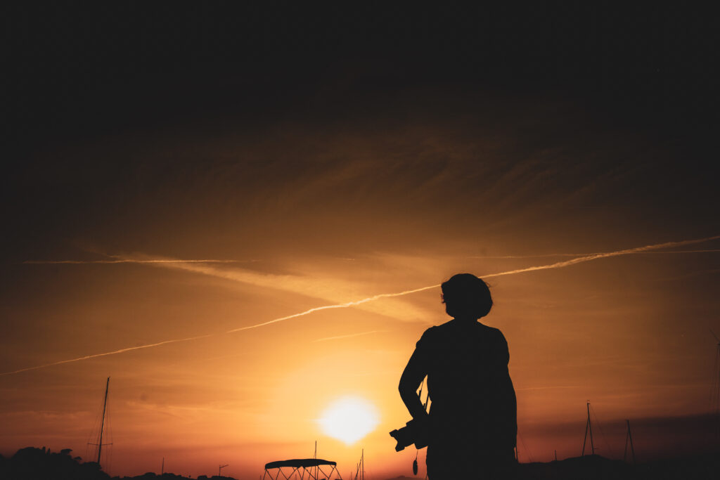 Quand le soleil se couche sur le Port des Barques