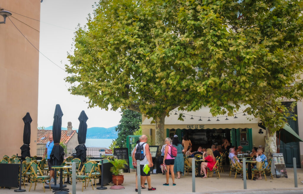 Au cœur de Giens, entre deux baies
